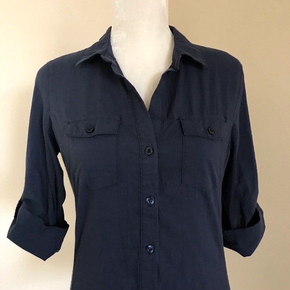 ❗️SALE❗️Front buttoned, fitted , top, shirt, - Picture 4 of 8